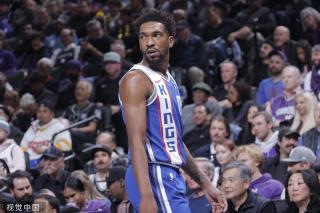 手两度破门 手两度破门