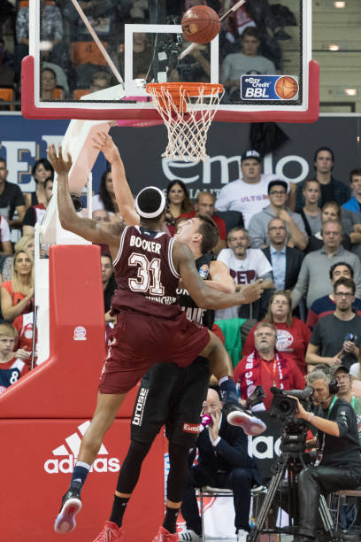 球队整体出 球队整体出